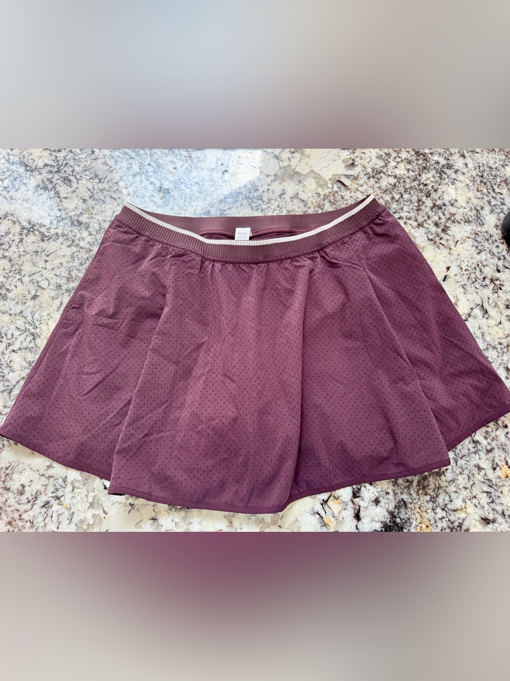 Lululemon maroon skirt/skort size 12 new